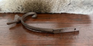 WG163 gietijzeren wandhaak met vogel donkerbruin
