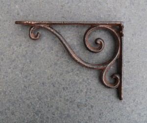 PD137a Gietijzeren plankdrager 16,9cm donkerbruin