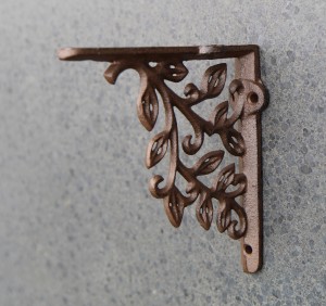 PD128 gietijzeren plankdrager 14,5 of 13cm blaadjes donkerbruin