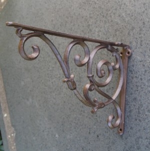 PD268 gietijzeren plankdrager/wandhaak 33,5cm donkerbruin