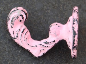 Klein Antiek Kapstokhaakje Roze